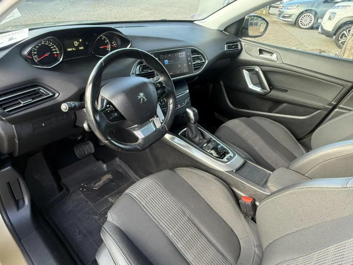 1.2 Gt Line automaat en trekhaak