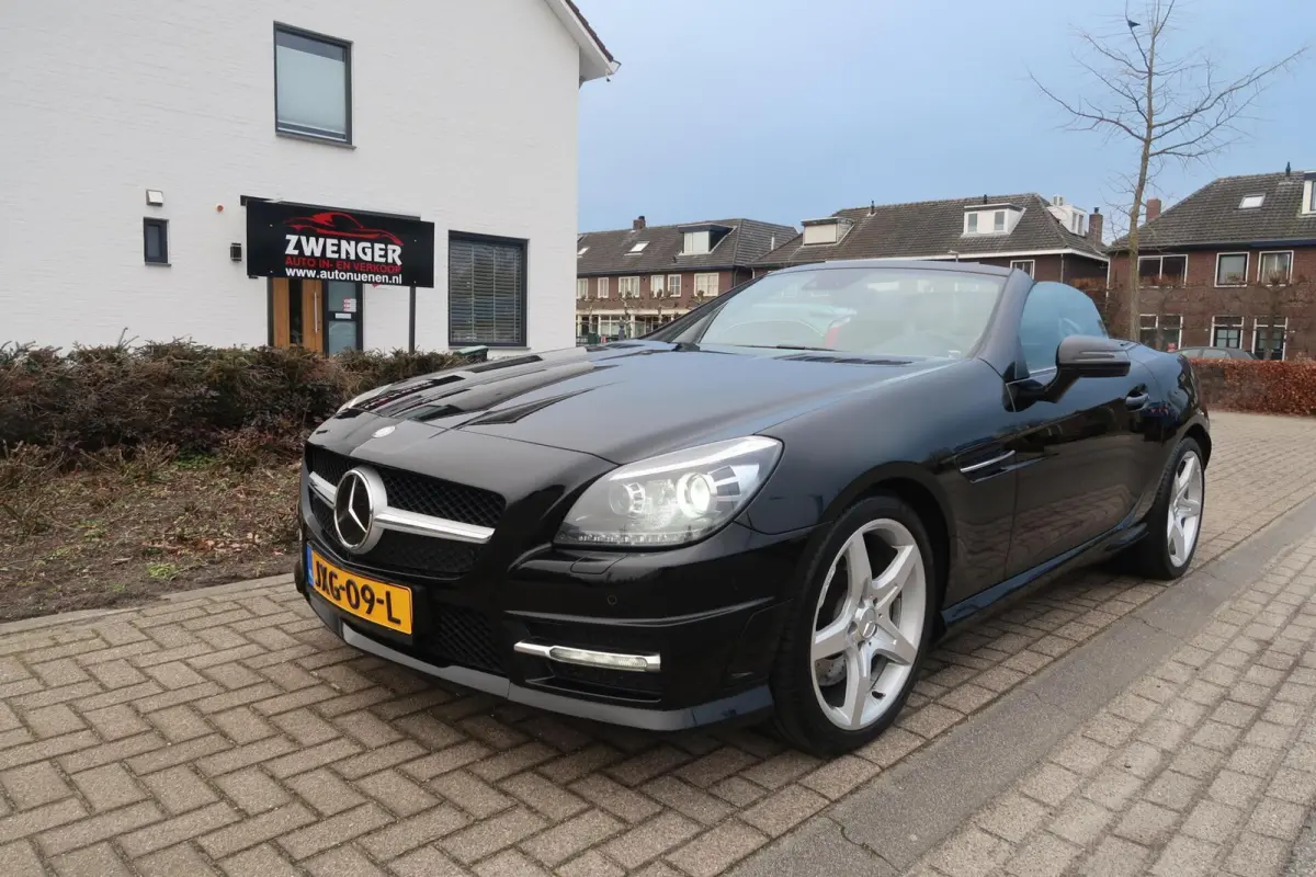 250 Aut AMG|PANORAMADAK|ADAPTIVE CRUISECONTROL|HARMAN-KARDON|RODE-GORDELS|NAVIGATIE|PERFECT ONDERHOUDEN