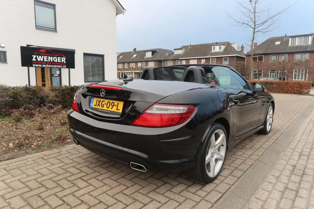 250 Aut AMG|PANORAMADAK|ADAPTIVE CRUISECONTROL|HARMAN-KARDON|RODE-GORDELS|NAVIGATIE|PERFECT ONDERHOUDEN