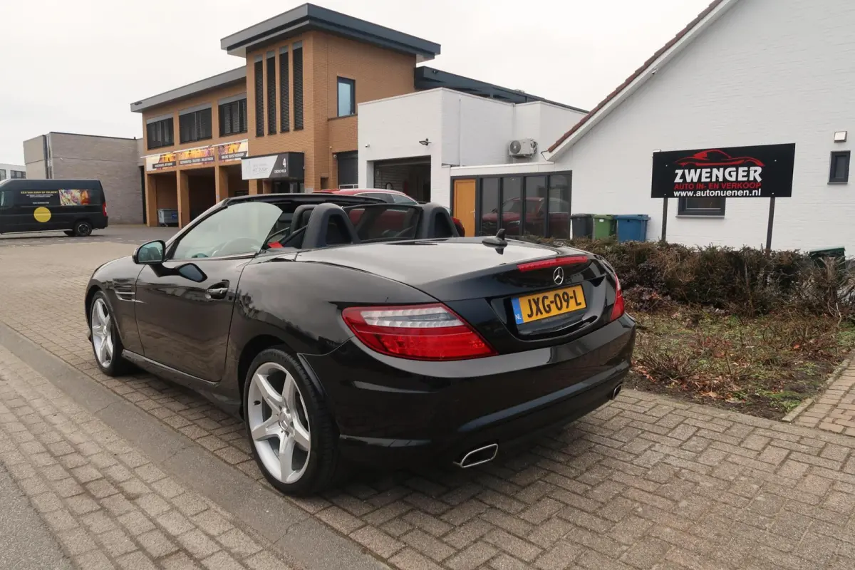 250 Aut AMG|PANORAMADAK|ADAPTIVE CRUISECONTROL|HARMAN-KARDON|RODE-GORDELS|NAVIGATIE|PERFECT ONDERHOUDEN