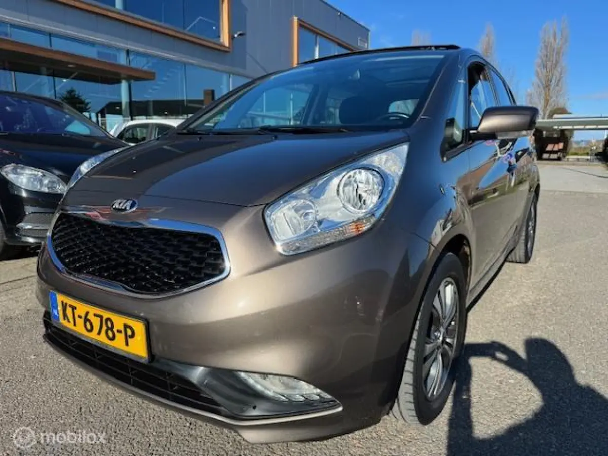 1.4 CVVT ExecutiveLine Panorama schuif kantel dak , Stoel & stuur verwarming , Navigatie & camera achter , Velgen , Prive glas