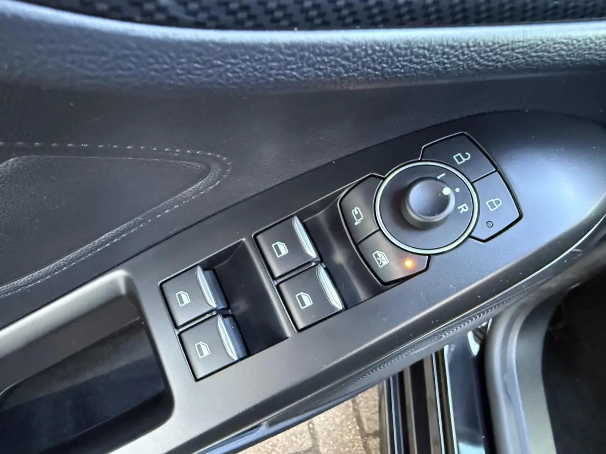 1.0 EcoBoost Hybrid ST Line *ALL-IN PRIJS*