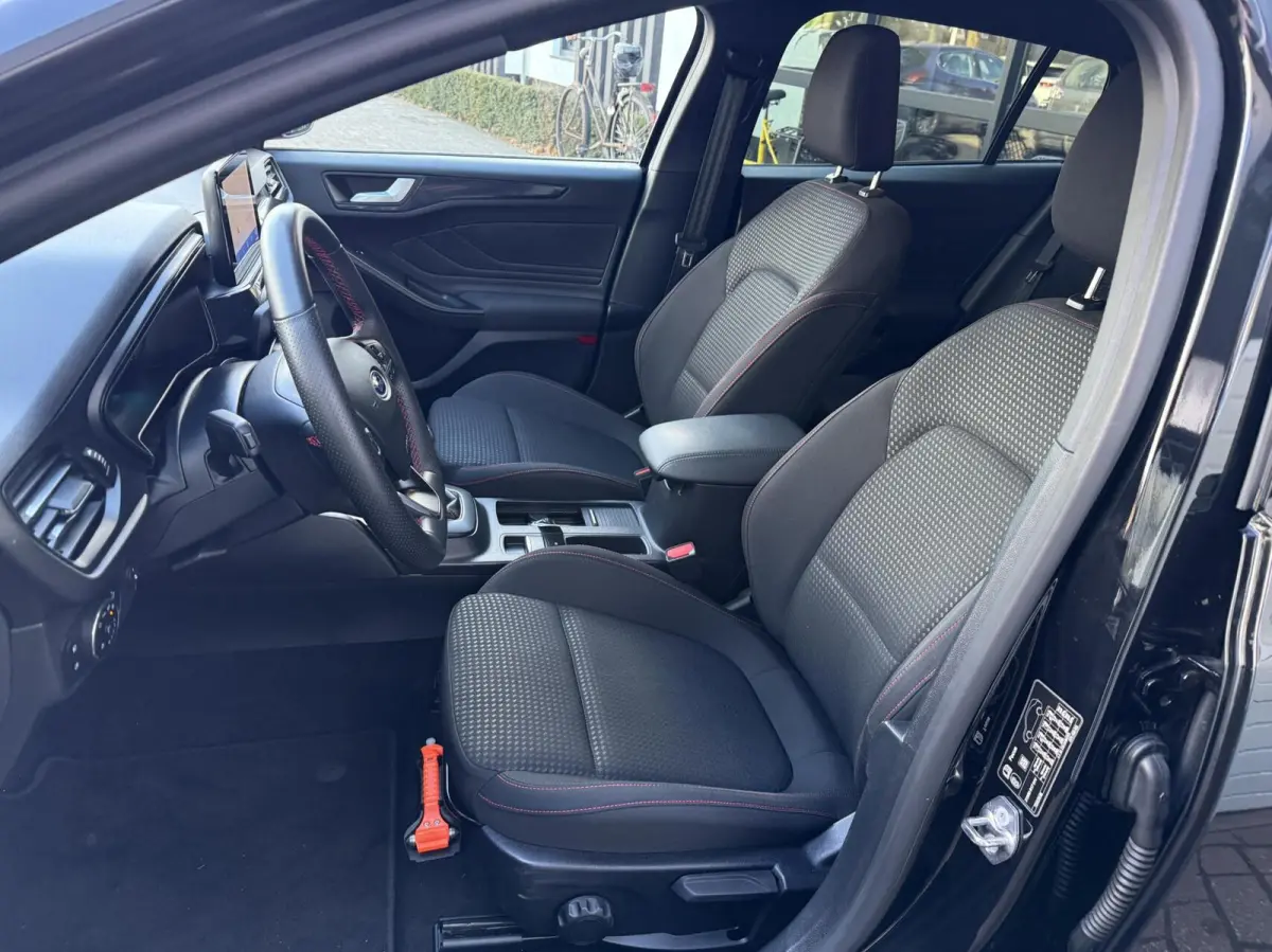 1.0 EcoBoost Hybrid ST Line *ALL-IN PRIJS*
