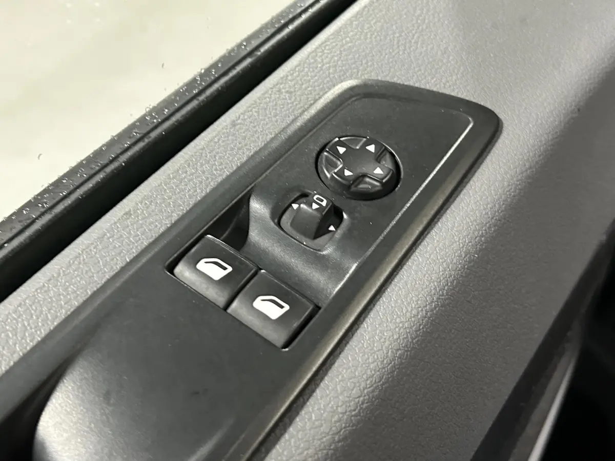 2.0 CDTI 122 pk L3H1 Automaat Airco, Cruise Dodehoek Assist, Laadruimte Pakket, PDC V+A, 2-Zits