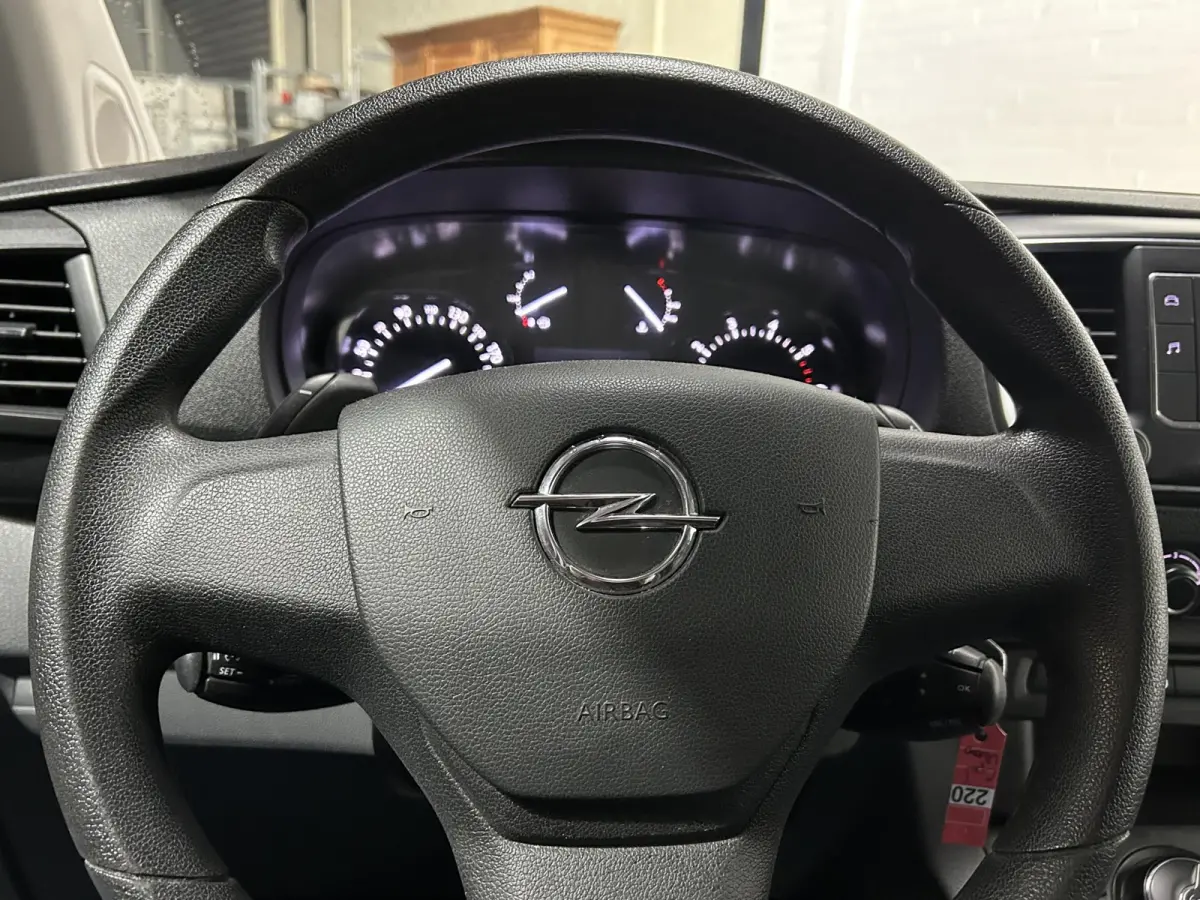 2.0 CDTI 122 pk L3H1 Automaat Airco, Cruise Dodehoek Assist, Laadruimte Pakket, PDC V+A, 2-Zits