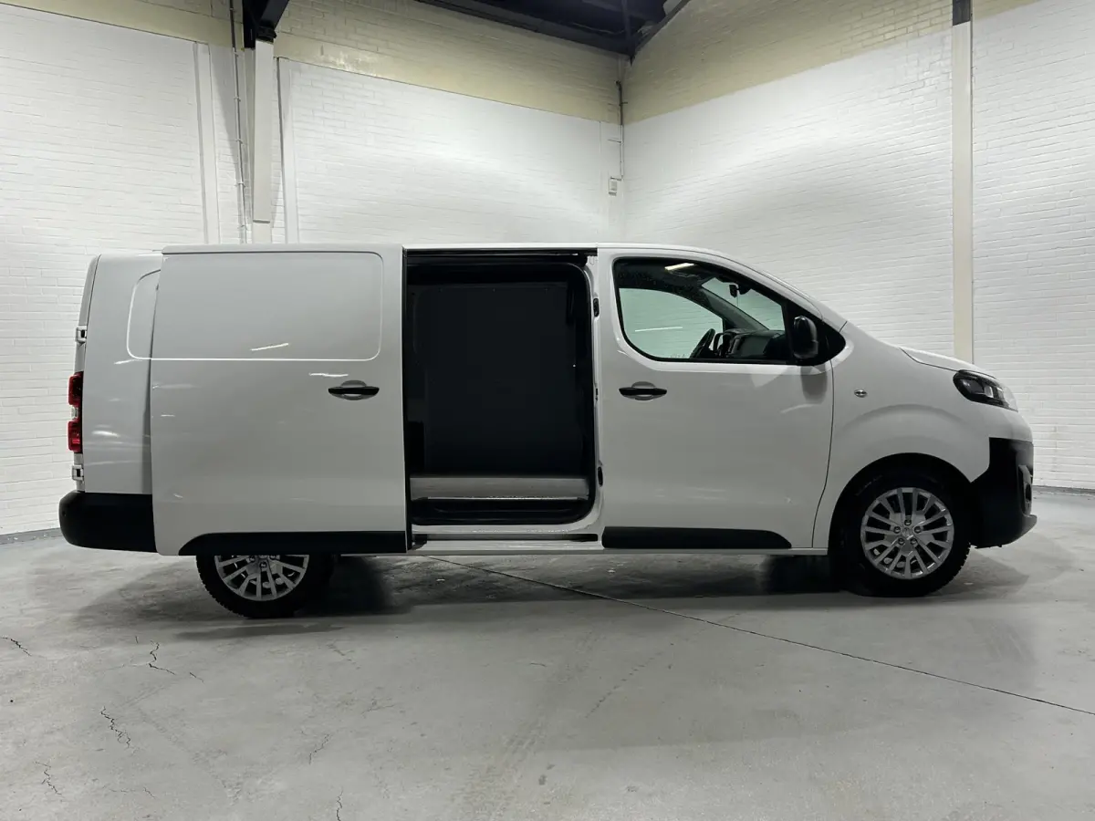 2.0 CDTI 122 pk L3H1 Automaat Airco, Cruise Dodehoek Assist, Laadruimte Pakket, PDC V+A, 2-Zits