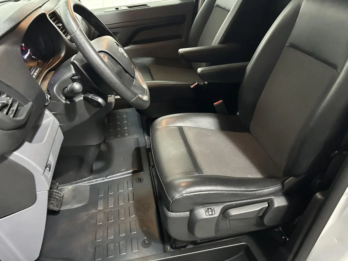 2.0 CDTI 122 pk L3H1 Automaat Airco, Cruise Dodehoek Assist, Laadruimte Pakket, PDC V+A, 2-Zits