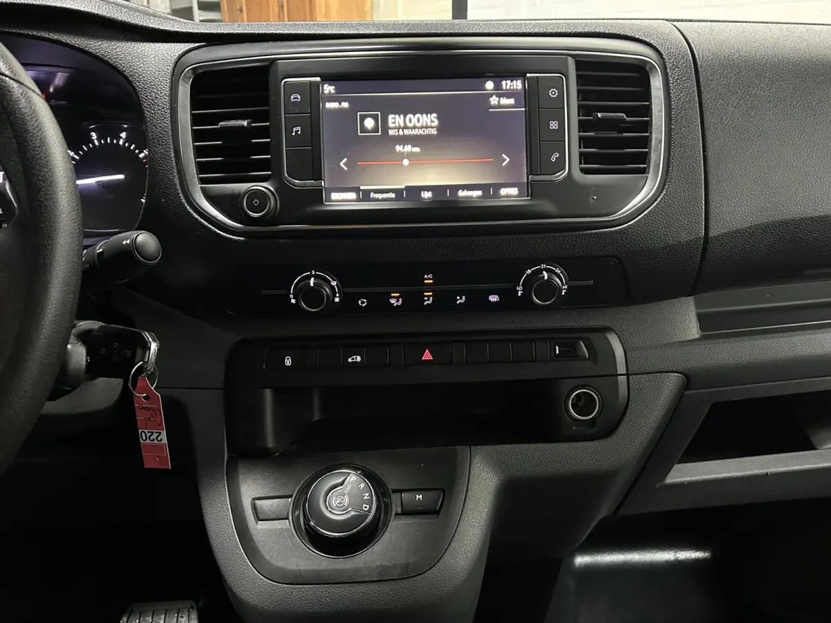 2.0 CDTI 122 pk L3H1 Automaat Airco, Cruise Dodehoek Assist, Laadruimte Pakket, PDC V+A, 2-Zits