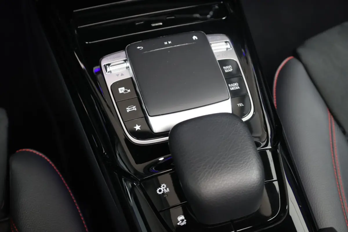 AMG 45 4MATIC+ MULTIBEAM/VIRTUAL/SFEER/PANO/LEER+S.VERWARMING+MEMORY/19" LMV/360 CAM/ACC/12 MND GARANTIE!