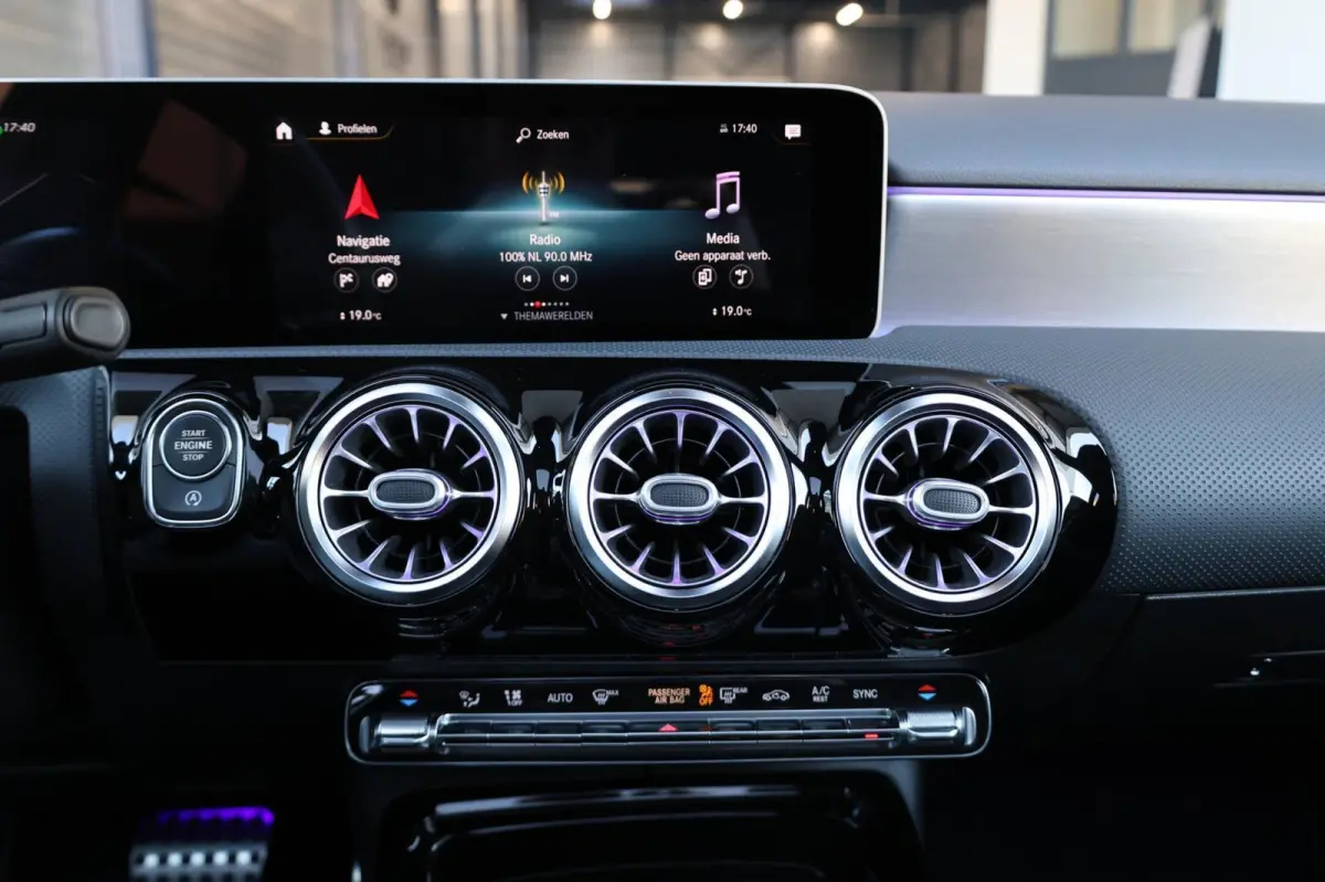 AMG 45 4MATIC+ MULTIBEAM/VIRTUAL/SFEER/PANO/LEER+S.VERWARMING+MEMORY/19" LMV/360 CAM/ACC/12 MND GARANTIE!