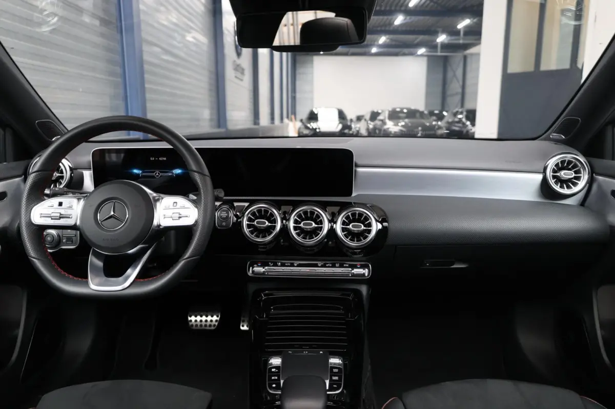 AMG 45 4MATIC+ MULTIBEAM/VIRTUAL/SFEER/PANO/LEER+S.VERWARMING+MEMORY/19" LMV/360 CAM/ACC/12 MND GARANTIE!