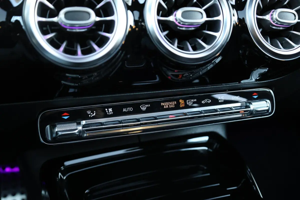 AMG 45 4MATIC+ MULTIBEAM/VIRTUAL/SFEER/PANO/LEER+S.VERWARMING+MEMORY/19" LMV/360 CAM/ACC/12 MND GARANTIE!
