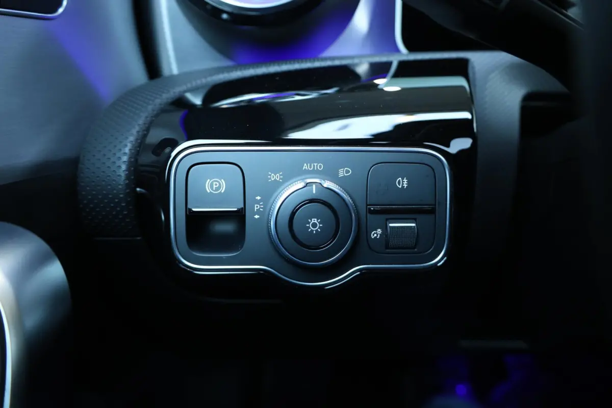 AMG 45 4MATIC+ MULTIBEAM/VIRTUAL/SFEER/PANO/LEER+S.VERWARMING+MEMORY/19" LMV/360 CAM/ACC/12 MND GARANTIE!