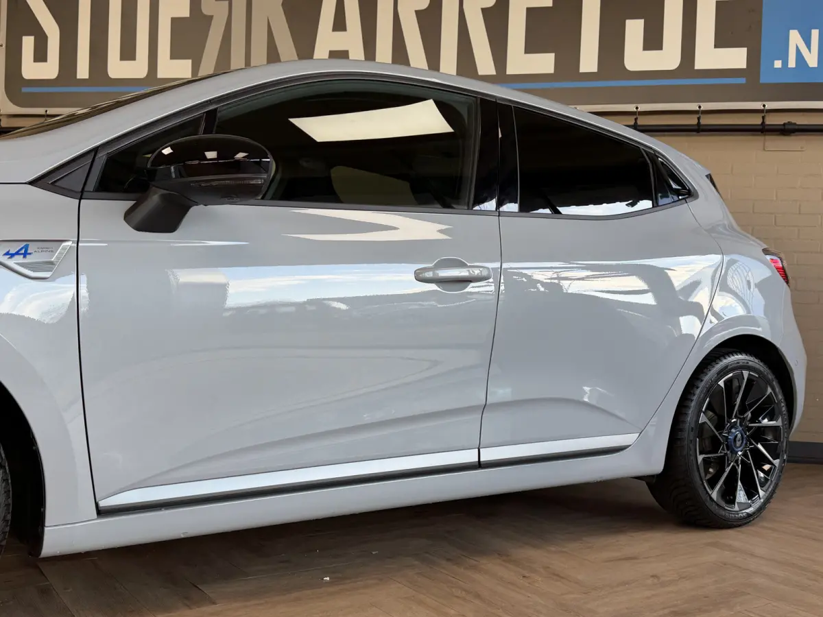1.6 E-Tech Full Hybrid 145 esprit Alpine | Groot Navi | Bose | 360 | ACC | Dode hoek | 17" | Carplay | Led | 100% Renault Dealer onderhouden!