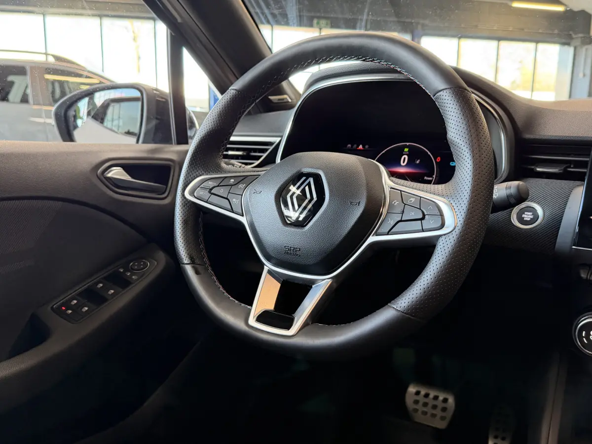 1.6 E-Tech Full Hybrid 145 esprit Alpine | Groot Navi | Bose | 360 | ACC | Dode hoek | 17" | Carplay | Led | 100% Renault Dealer onderhouden!