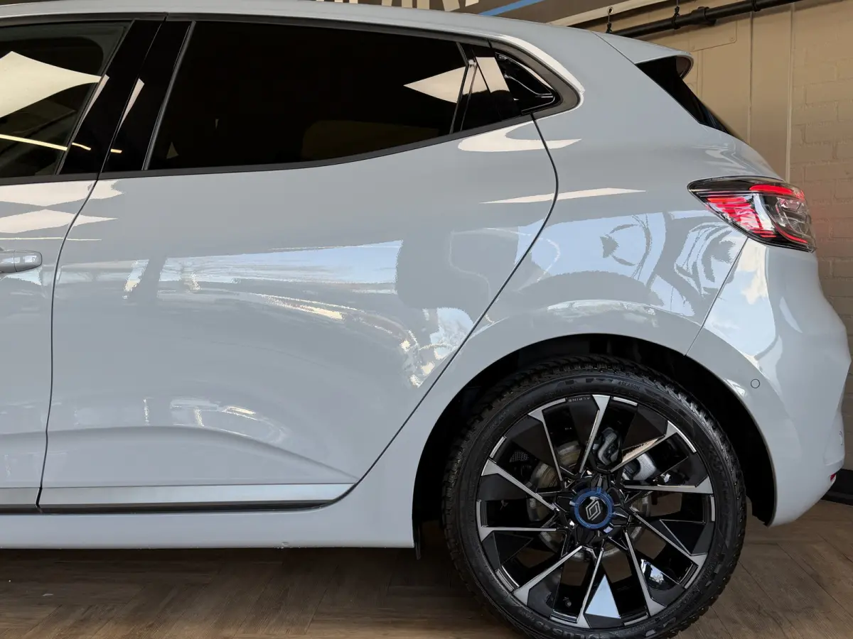 1.6 E-Tech Full Hybrid 145 esprit Alpine | Groot Navi | Bose | 360 | ACC | Dode hoek | 17" | Carplay | Led | 100% Renault Dealer onderhouden!