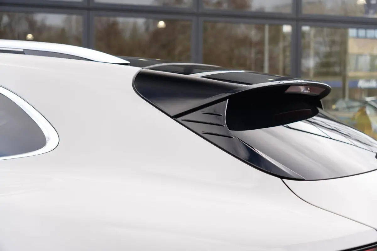 4 93 kWh Performance|Krijt|1 Eig.|Org NL NAP|BTW|Chrono|HUD|Panoramadak|LED|PSCB|OffroadDesign|Bose|Luchtvering|Fietsendrager|Full Option|Dealer Onderhouden