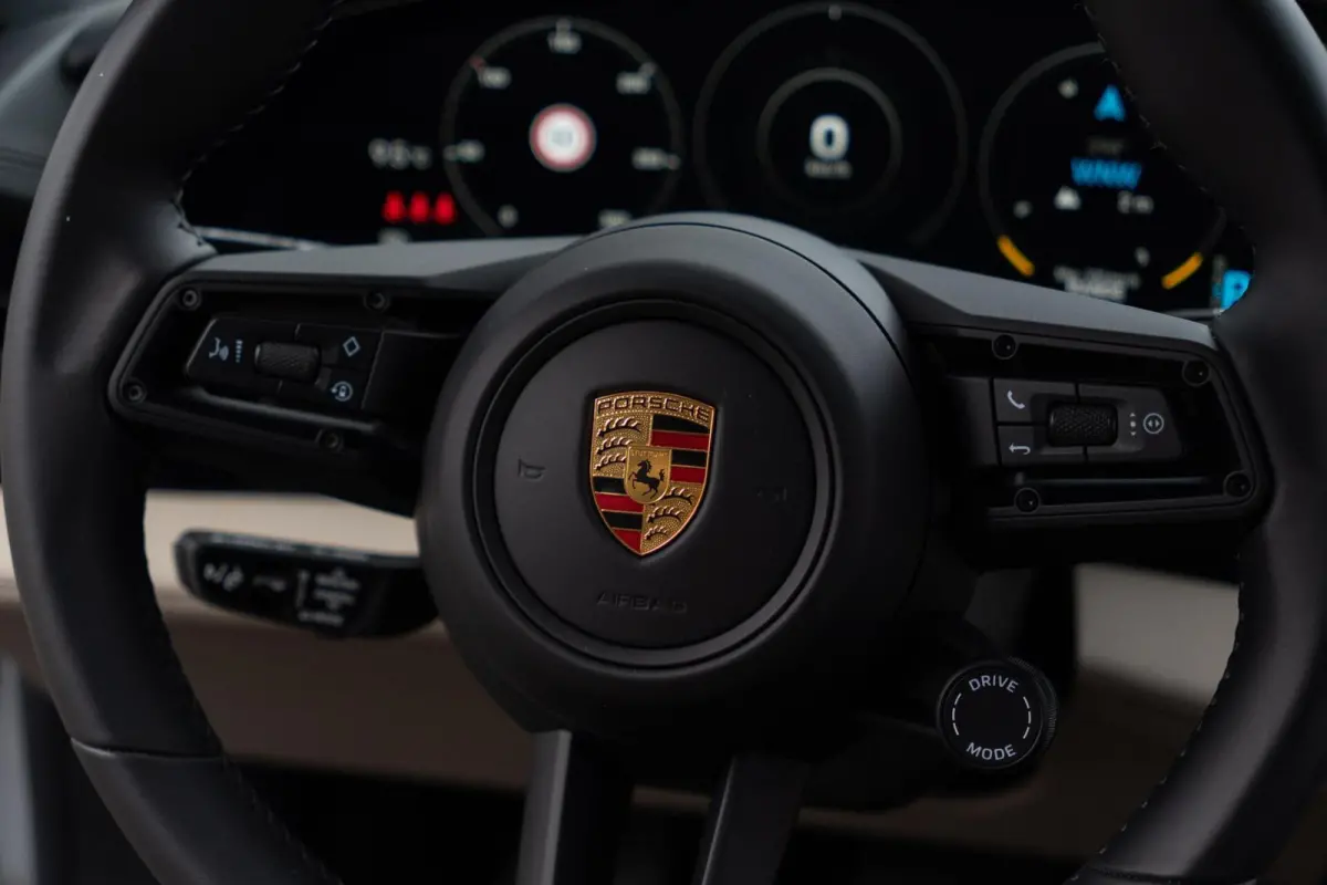 4 93 kWh Performance|Krijt|1 Eig.|Org NL NAP|BTW|Chrono|HUD|Panoramadak|LED|PSCB|OffroadDesign|Bose|Luchtvering|Fietsendrager|Full Option|Dealer Onderhouden