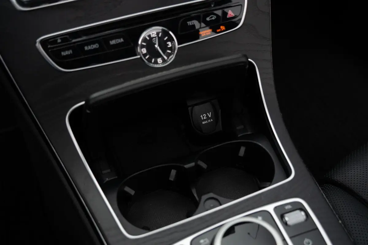 220 CDI 4Matic|Prestige AMG|Burmester|Trekhaak|Panoramadak|Leder|Stoel Ventilatie / Verwarming|Cavansite Blue|Volledig Onderhouden