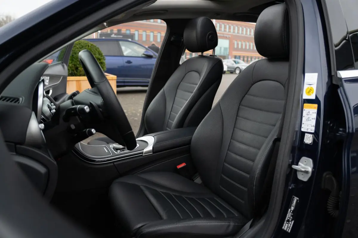 220 CDI 4Matic|Prestige AMG|Burmester|Trekhaak|Panoramadak|Leder|Stoel Ventilatie / Verwarming|Cavansite Blue|Volledig Onderhouden