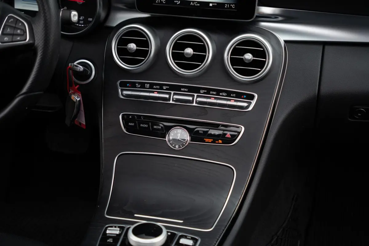 220 CDI 4Matic|Prestige AMG|Burmester|Trekhaak|Panoramadak|Leder|Stoel Ventilatie / Verwarming|Cavansite Blue|Volledig Onderhouden