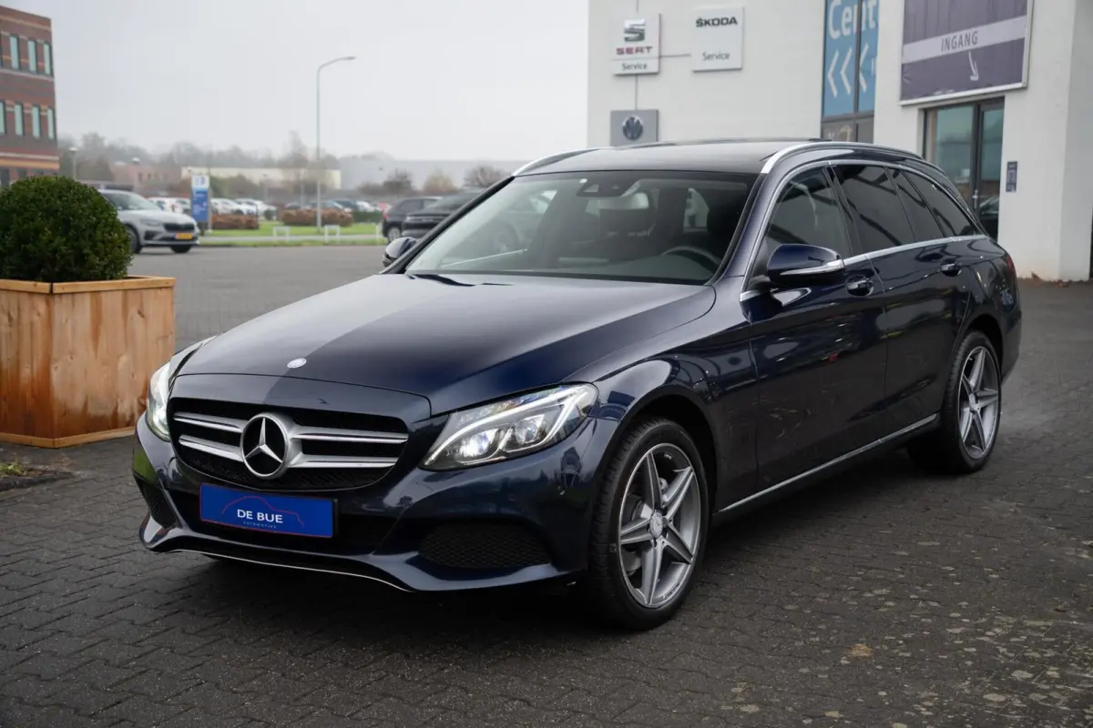 220 CDI 4Matic|Prestige AMG|Burmester|Trekhaak|Panoramadak|Leder|Stoel Ventilatie / Verwarming|Cavansite Blue|Volledig Onderhouden