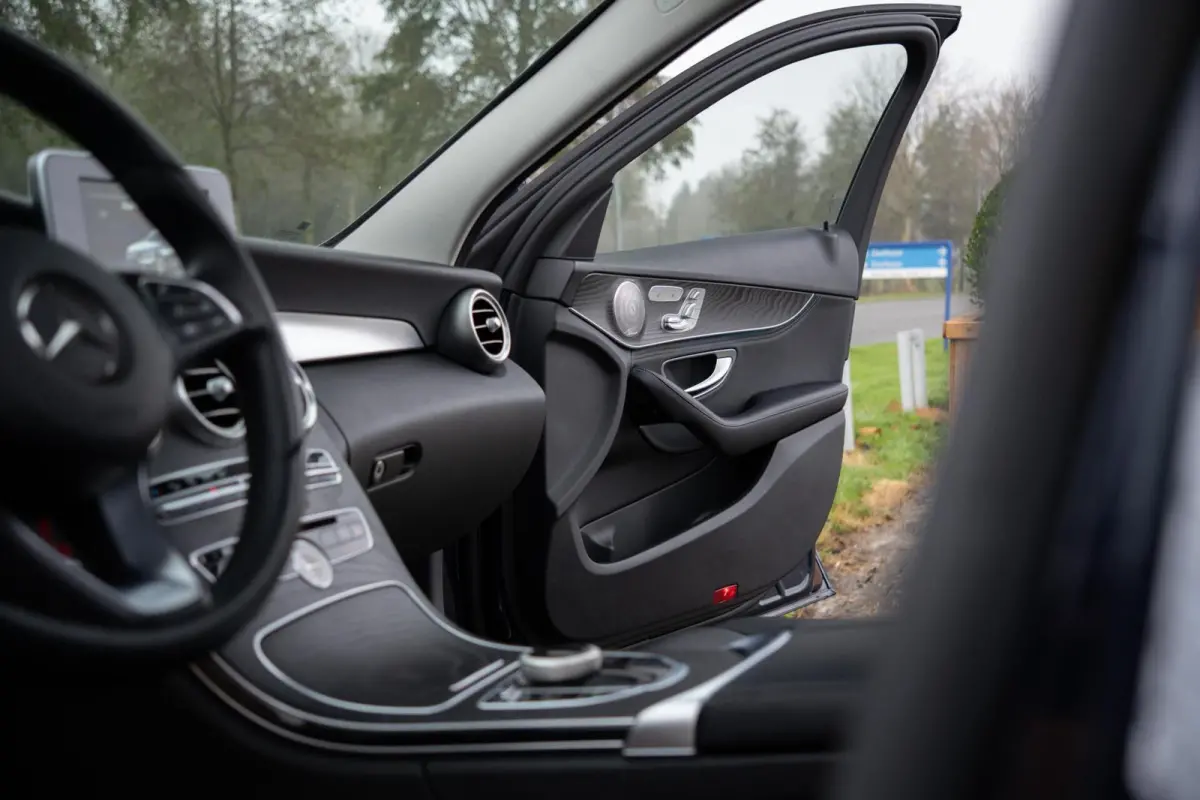220 CDI 4Matic|Prestige AMG|Burmester|Trekhaak|Panoramadak|Leder|Stoel Ventilatie / Verwarming|Cavansite Blue|Volledig Onderhouden