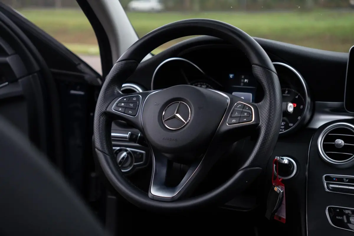 220 CDI 4Matic|Prestige AMG|Burmester|Trekhaak|Panoramadak|Leder|Stoel Ventilatie / Verwarming|Cavansite Blue|Volledig Onderhouden