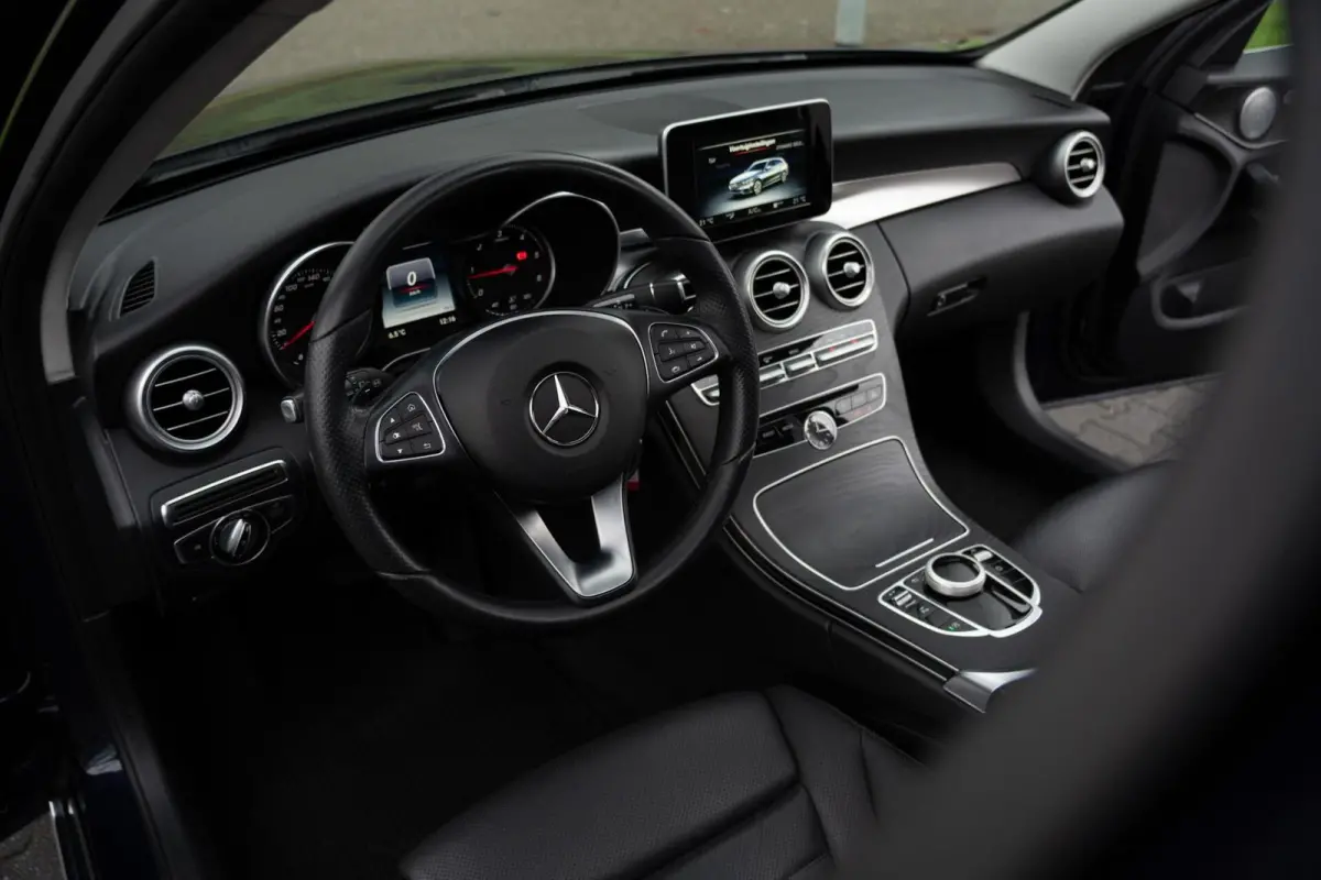 220 CDI 4Matic|Prestige AMG|Burmester|Trekhaak|Panoramadak|Leder|Stoel Ventilatie / Verwarming|Cavansite Blue|Volledig Onderhouden