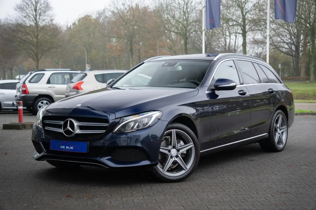 220 CDI 4Matic|Prestige AMG|Burmester|Trekhaak|Panoramadak|Leder|Stoel Ventilatie / Verwarming|Cavansite Blue|Volledig Onderhouden