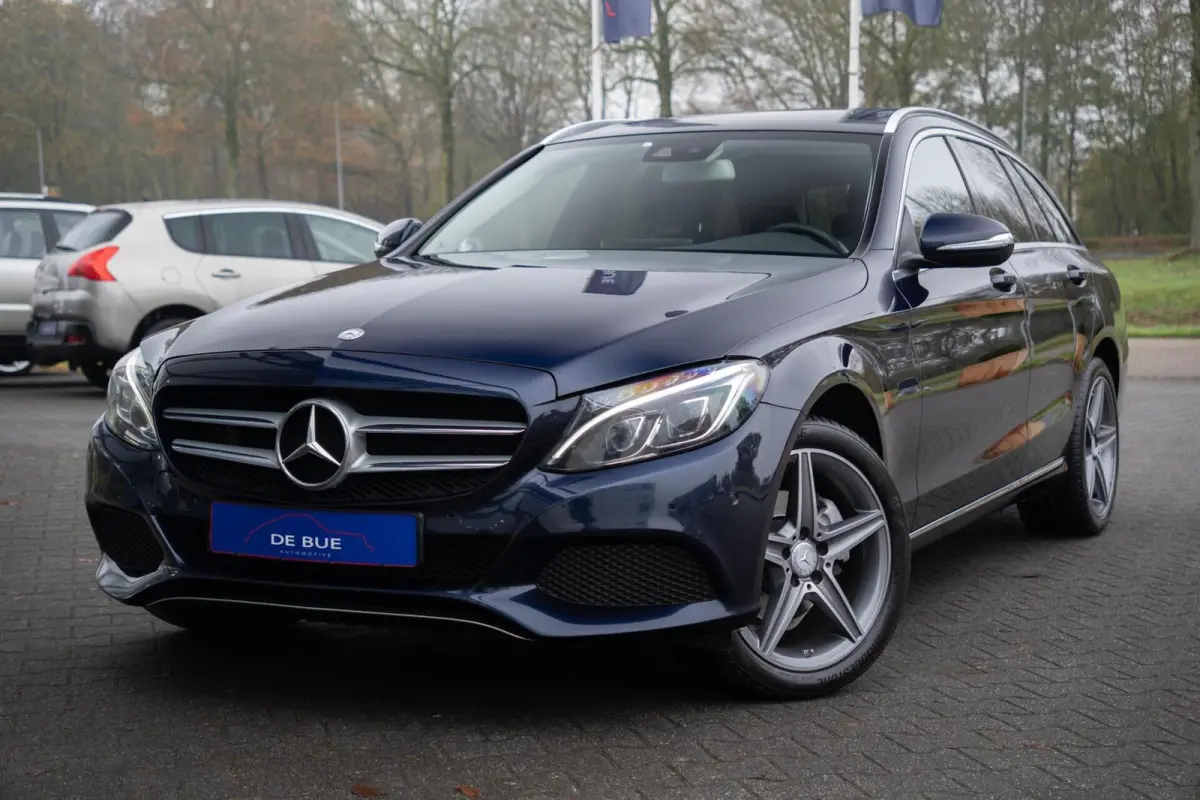 220 CDI 4Matic|Prestige AMG|Burmester|Trekhaak|Panoramadak|Leder|Stoel Ventilatie / Verwarming|Cavansite Blue|Volledig Onderhouden