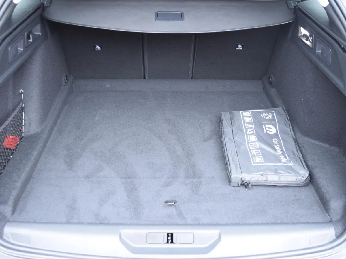 1.2 Hybrid 145 e-DCS6 Allure 145 PK | NAVI | PARKEERSENSOREN MET CAMERA | NIEUW MODEL!