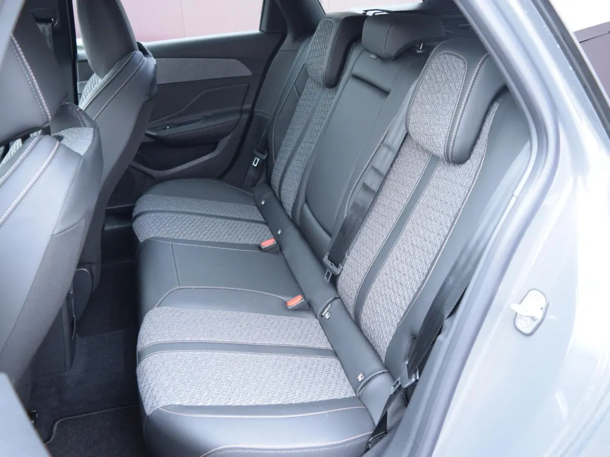 1.2 Hybrid 145 e-DCS6 Allure 145 PK | NAVI | PARKEERSENSOREN MET CAMERA | NIEUW MODEL!