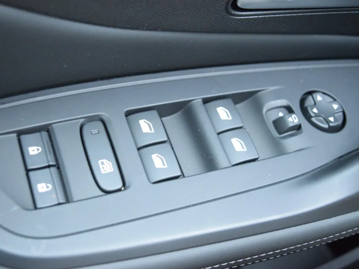 1.2 Hybrid 145 e-DCS6 Allure 145 PK | NAVI | PARKEERSENSOREN MET CAMERA | NIEUW MODEL!