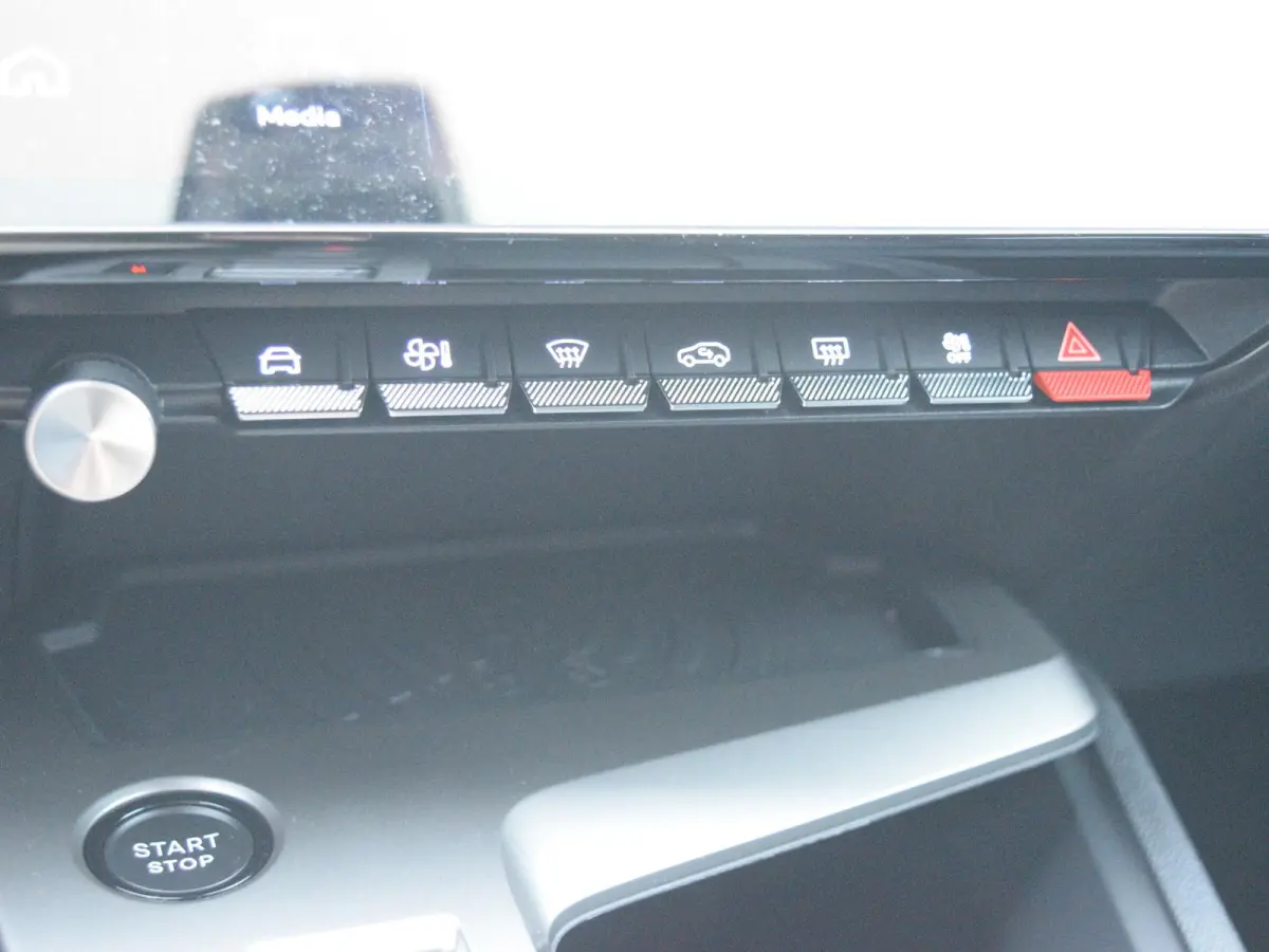 1.2 Hybrid 145 e-DCS6 Allure 145 PK | NAVI | PARKEERSENSOREN MET CAMERA | NIEUW MODEL!