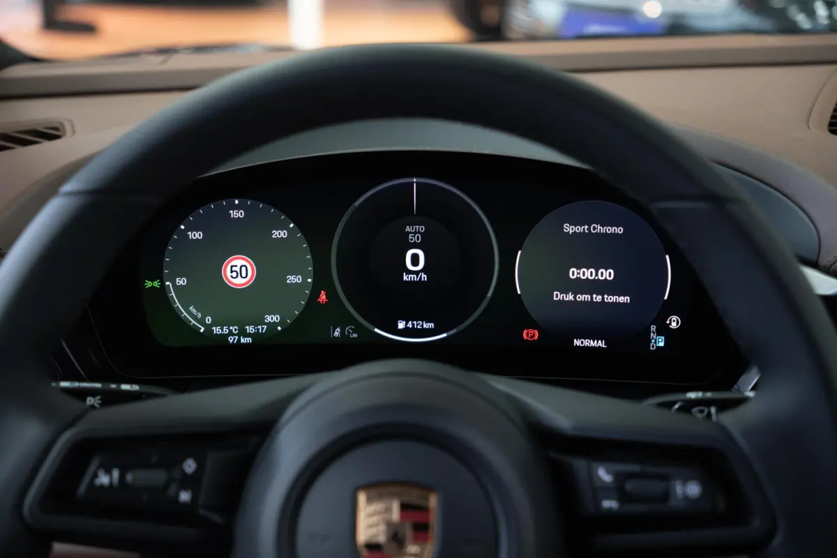 4 E 100 kWh|1 Eig.|Org NL NAP|BTW|Luchtvering|Sportchrono|BOSE|360|ClubLeder|Dealer Onderhouden