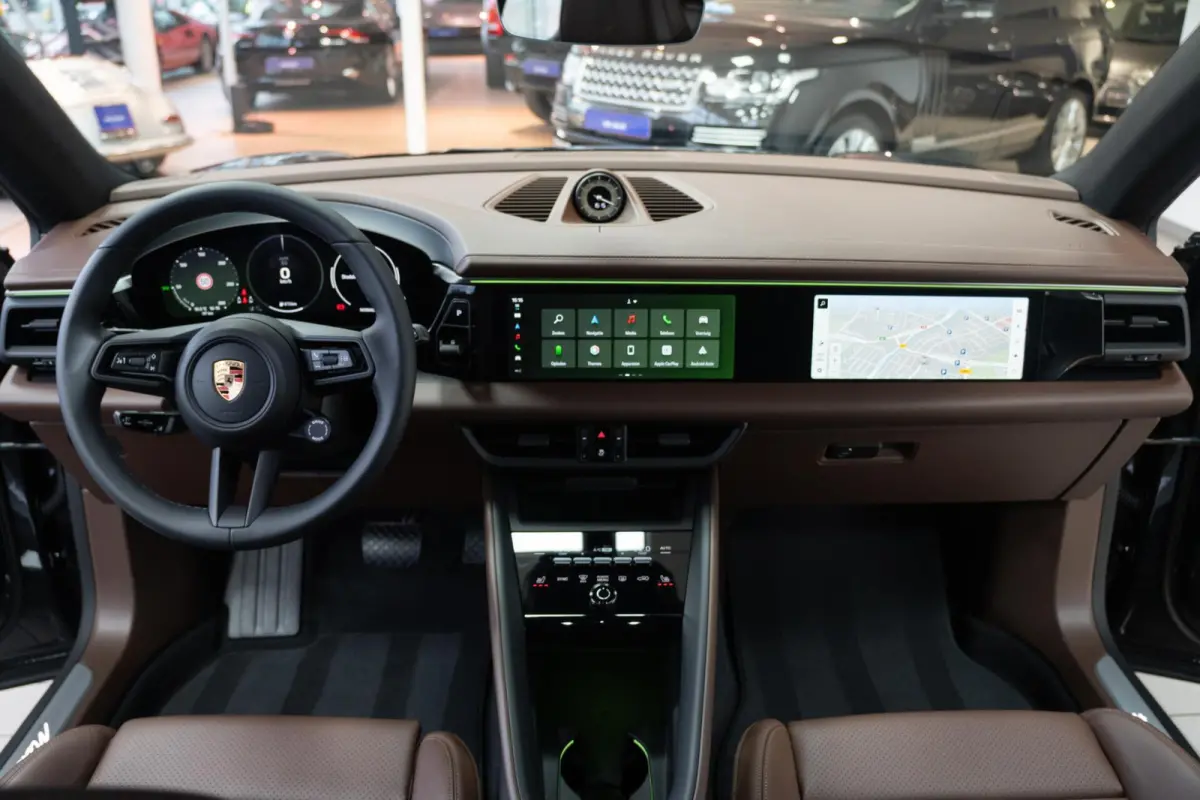 4 E 100 kWh|1 Eig.|Org NL NAP|BTW|Luchtvering|Sportchrono|BOSE|360|ClubLeder|Dealer Onderhouden