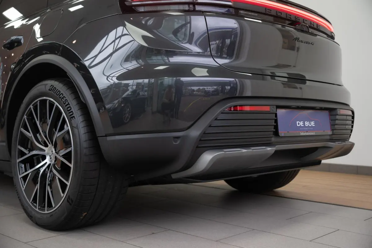 4 E 100 kWh|1 Eig.|Org NL NAP|BTW|Luchtvering|Sportchrono|BOSE|360|ClubLeder|Dealer Onderhouden
