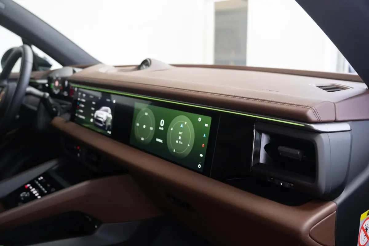 4 E 100 kWh|1 Eig.|Org NL NAP|BTW|Luchtvering|Sportchrono|BOSE|360|ClubLeder|Dealer Onderhouden