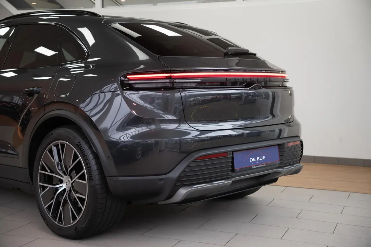 4 E 100 kWh|1 Eig.|Org NL NAP|BTW|Luchtvering|Sportchrono|BOSE|360|ClubLeder|Dealer Onderhouden