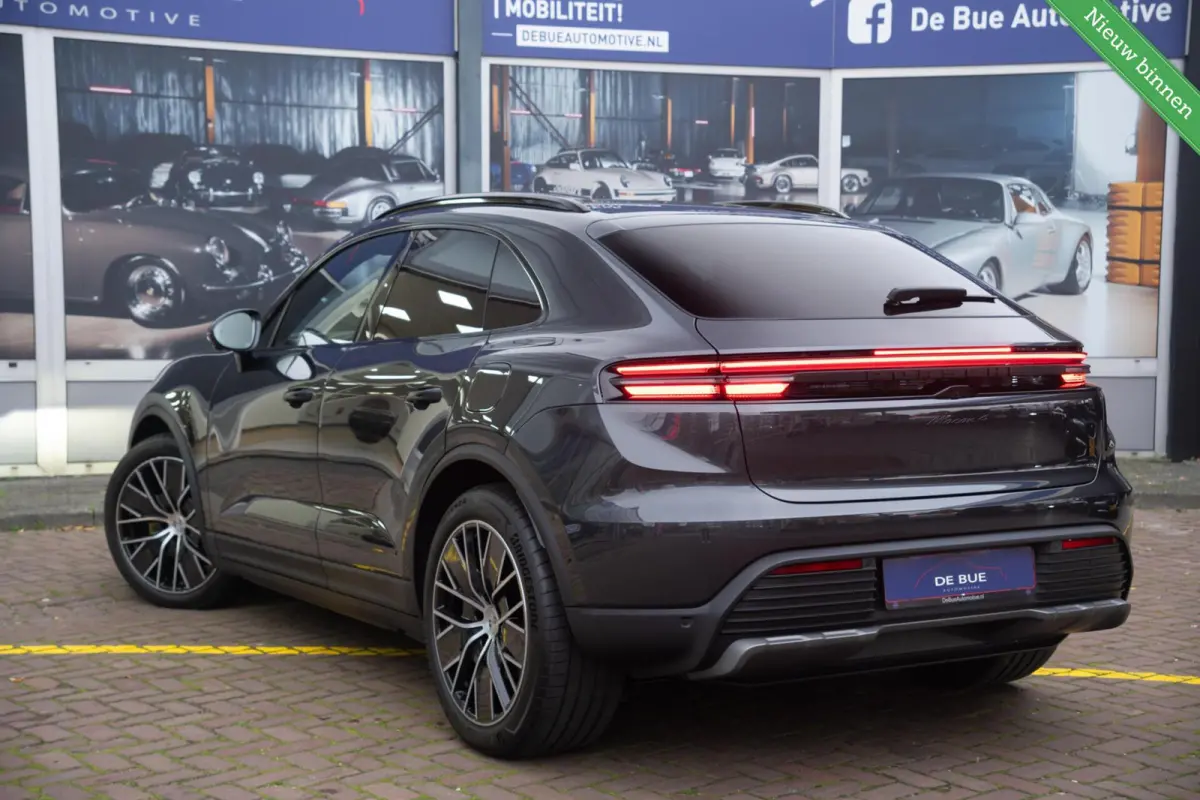 4 E 100 kWh|1 Eig.|Org NL NAP|BTW|Luchtvering|Sportchrono|BOSE|360|ClubLeder|Dealer Onderhouden