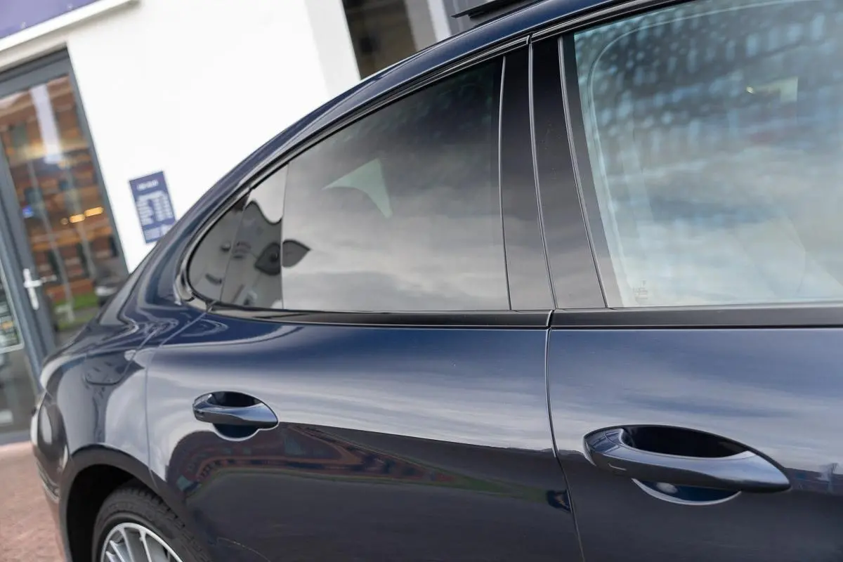 2.9 4 E-Hybrid|Org. NL|1 Eig.|SportDesign|Panoramadak|BOSE|Massage|Soft Close|Head UP|Nachtblauw Metallic|Dealer Onderhouden