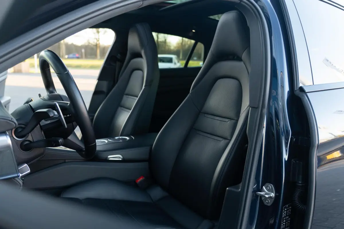 2.9 4 E-Hybrid|Org. NL|1 Eig.|SportDesign|Panoramadak|BOSE|Massage|Soft Close|Head UP|Nachtblauw Metallic|Dealer Onderhouden