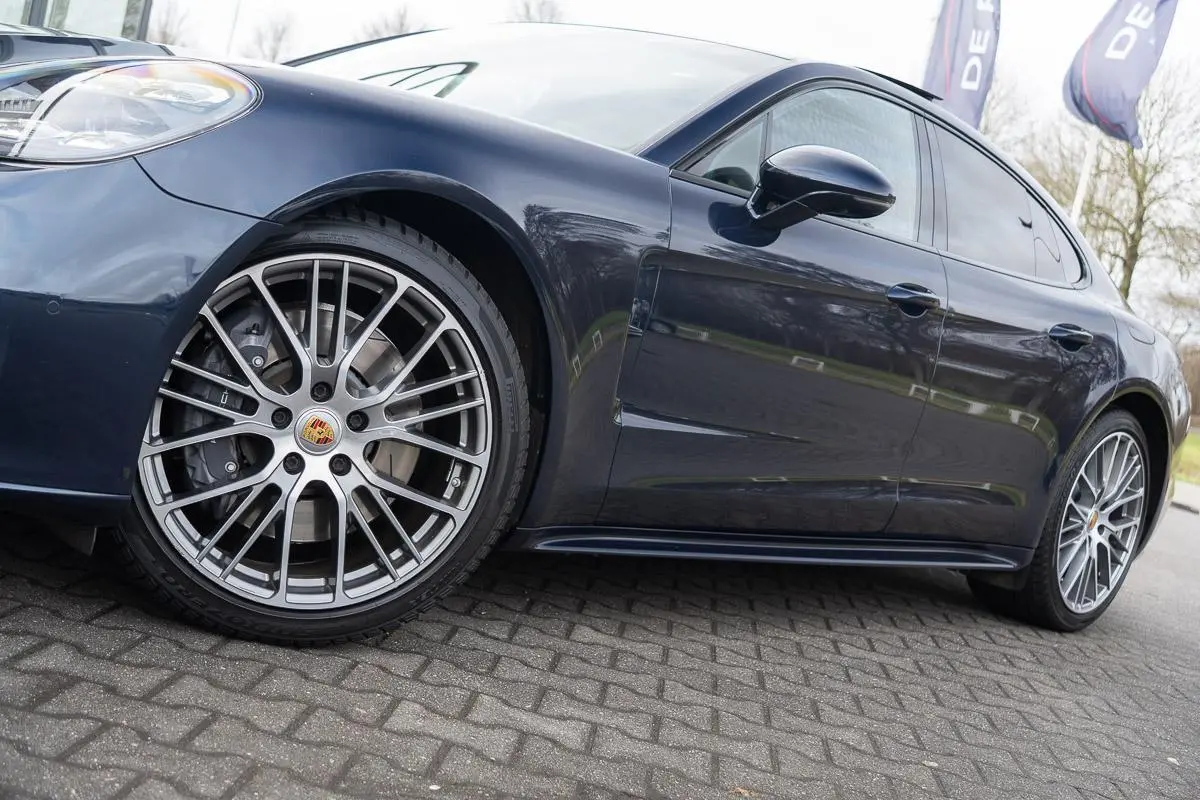 2.9 4 E-Hybrid|Org. NL|1 Eig.|SportDesign|Panoramadak|BOSE|Massage|Soft Close|Head UP|Nachtblauw Metallic|Dealer Onderhouden