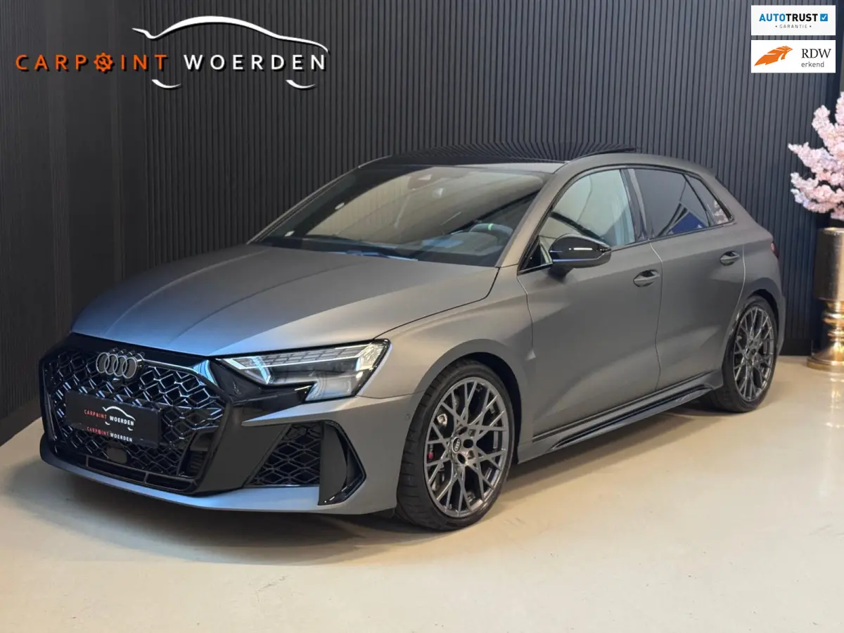 RS3 2.5 TFSI RS 3 quattro | SCHAALSTOELEN | ALCANTARA | PANO | SONOS