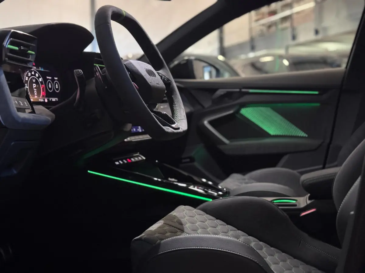 RS3 2.5 TFSI RS 3 quattro | SCHAALSTOELEN | ALCANTARA | PANO | SONOS