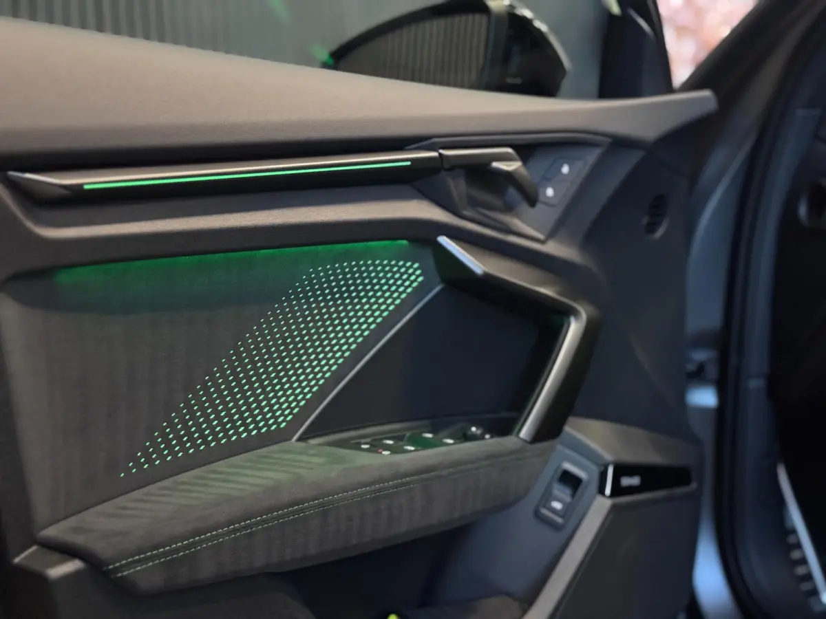 RS3 2.5 TFSI RS 3 quattro | SCHAALSTOELEN | ALCANTARA | PANO | SONOS