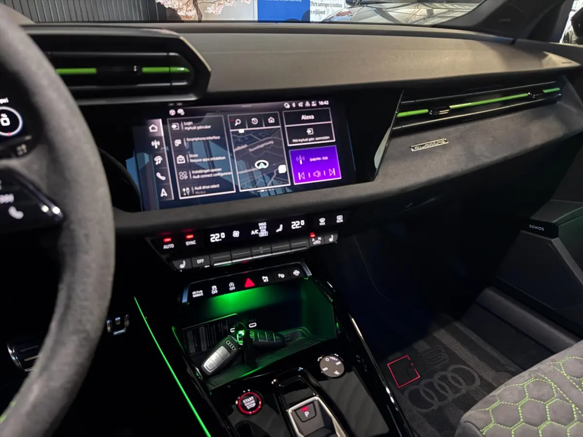 RS3 2.5 TFSI RS 3 quattro | SCHAALSTOELEN | ALCANTARA | PANO | SONOS