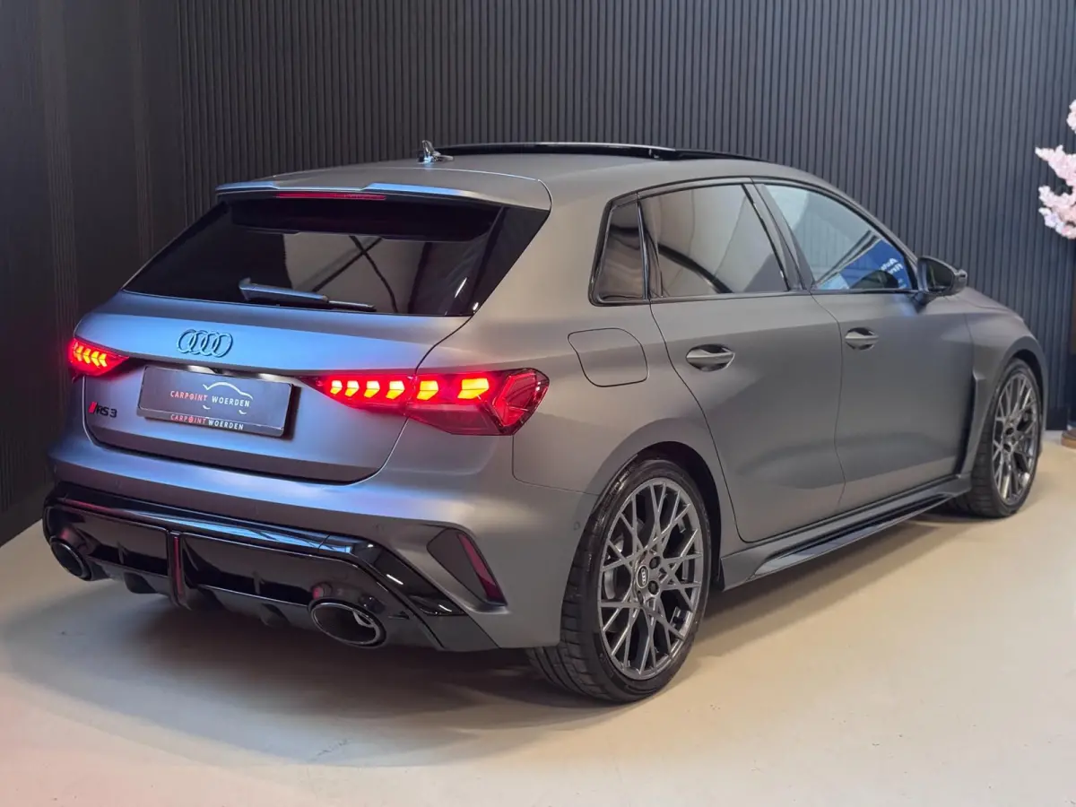 RS3 2.5 TFSI RS 3 quattro | SCHAALSTOELEN | ALCANTARA | PANO | SONOS