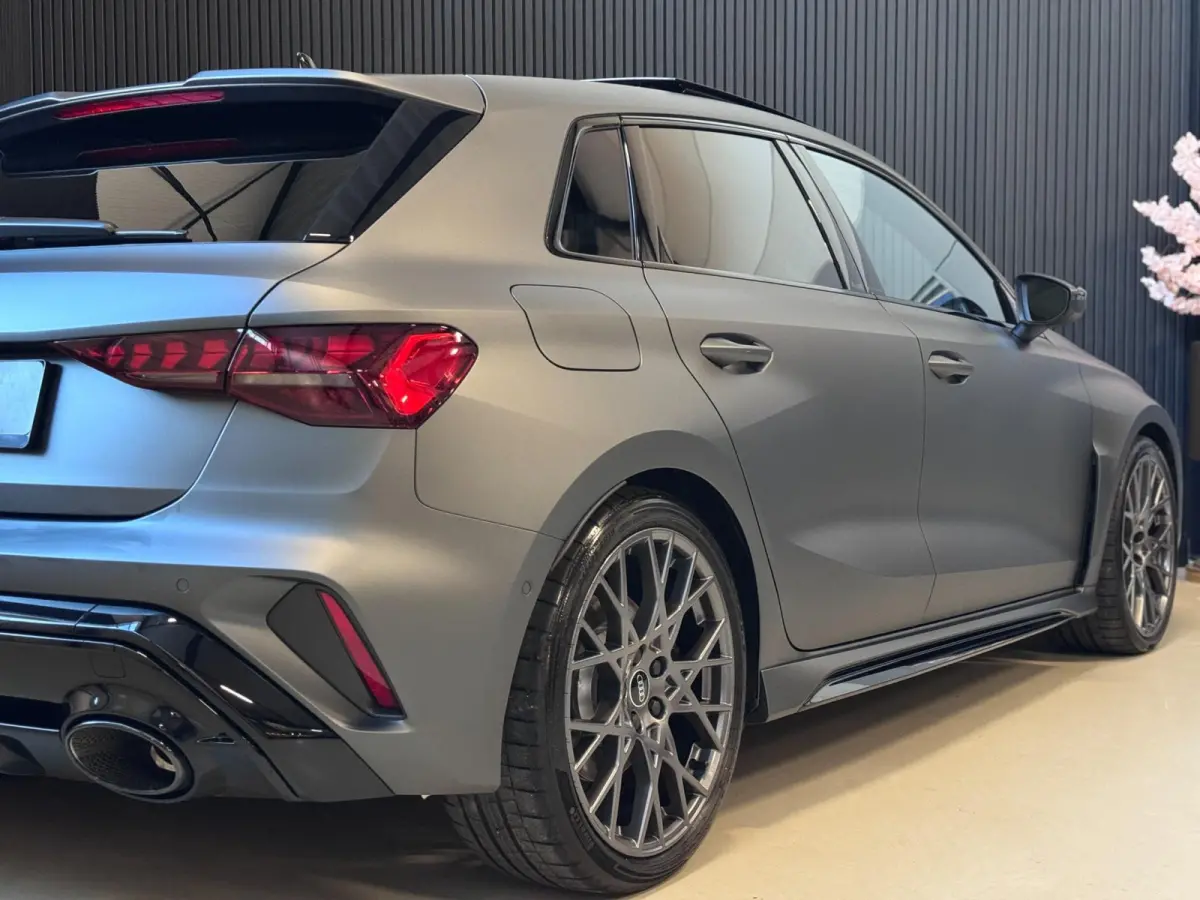 RS3 2.5 TFSI RS 3 quattro | SCHAALSTOELEN | ALCANTARA | PANO | SONOS